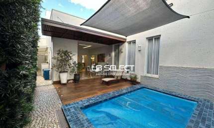 Casa no  Condomínio Splendido com três quartos, uma suíte e varanda gourmet.