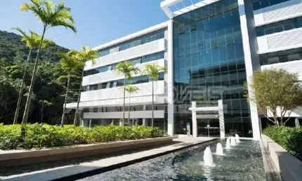 Sala comercial à venda no Saco Grande, Florianópolis , 38 m2 por R$ 452.520