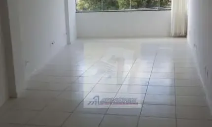 Sala comercial à venda no Córrego Grande, Florianópolis , 77 m2 por R$ 678.000