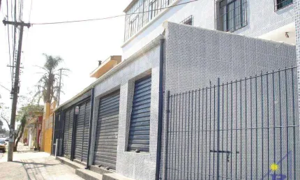 Excelente área com grandes edificações e lojas para locação ou mesmo para implantação.
