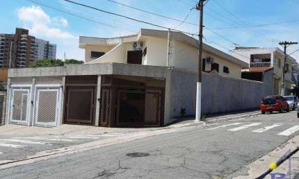 Sobrado reformado, com 3 dormitórios,  super espaçoso no Alto da Vila Carrão