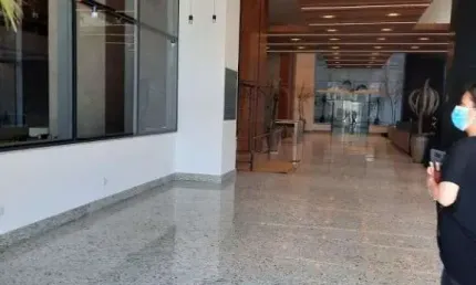 Sala comercial com 8 salas para alugar na Rua Padre Estevão Pernet, Vila Gomes Cardim, São Paulo