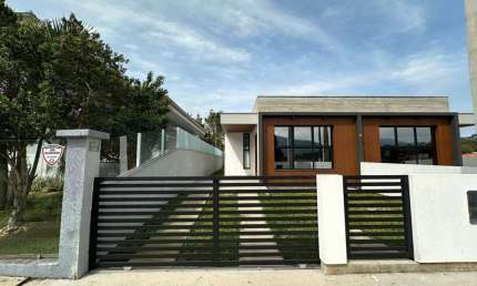 Casa para Venda em Florianópolis, São João do Rio Vermelho, 3 dormitórios, 1 suíte, 1 banheiro, 1 vaga