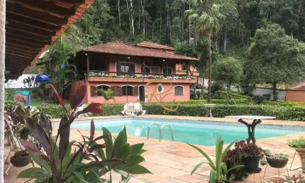 Chácara / sítio com 9 quartos à venda na Rua Nadir Veiga Castanheira, S/N, Três Córregos, Teresópolis, 750 m2 por R$ 1.400.000