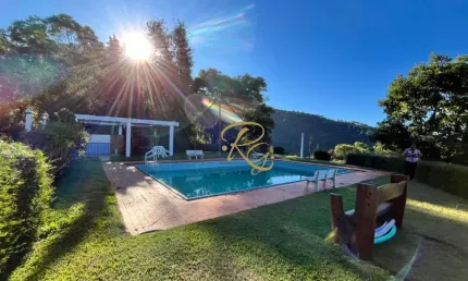 Chácara / sítio com 4 quartos à venda na Rua A, 10, Três Córregos, Teresópolis, 178 m2 por R$ 1.050.000