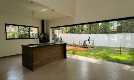 Casa em condomínio à venda em Vargem Grande- Teresópolis/ RJ