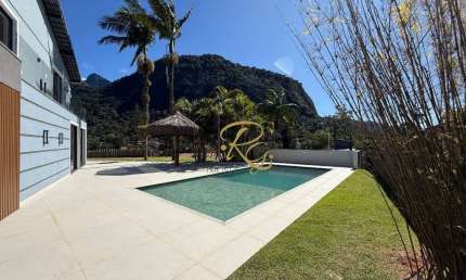 Casa em condomínio fechado com 4 quartos à venda na Rua Raul Pompéia, 294, Carlos Guinle, Teresópolis, 445 m2 por R$ 2.990.000