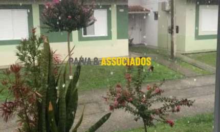 Casa em condomínio fechado com 3 quartos à venda na Olegário Mariano, 231, Três Vendas, Pelotas por R$ 308.000