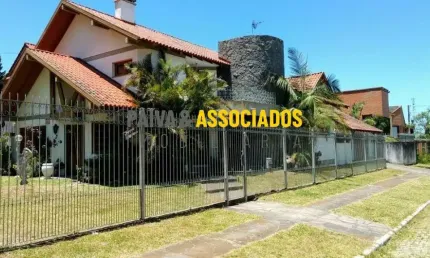 Casa com 4 quartos à venda na Menna Barreto, 820, Areal, Pelotas por R$ 1.630.000