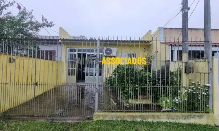 Casa com 2 quartos à venda na São Pedro, 60, Três Vendas, Pelotas por R$ 300.000