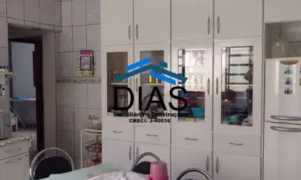 CASA AMPLA COM 3 DORMITÓRIOS NO RESIDENCIAL IGUATEMI