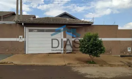 RESIDENCIAL CAMBUÍ CASA BEM LOCALIZADA COM 3 DORMITÓRIOS.
