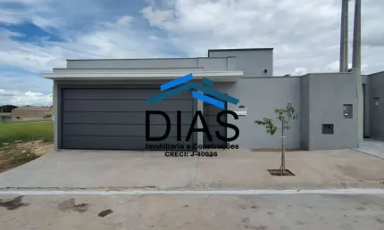 PARQUE FLAMBOYANT LINDA CASA COM TRÊS DORMITÓRIOS E ESPAÇO GOURMET