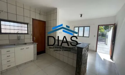 Quitandinha casa três dormitórios ótima localização ao lado do senai
