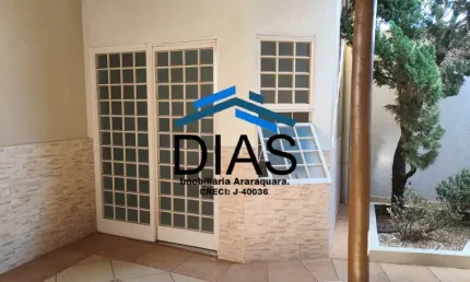 Jardim silvestre linda casa com dois dormitórios e ampla varanda