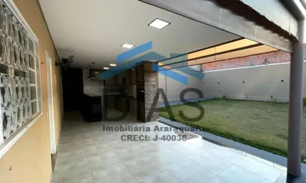 GRAMADO ll CASA REPLETA DE ARMÁRIOS ESPAÇO GOURMET QUINTAL NO FUNDOS