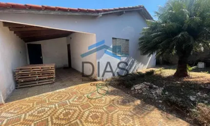 JARDIM TINEN QUINTAL NOS FUNDOS TRÊS DORMITÓRIOS PRÓXIMO AO SAVENHAGNO