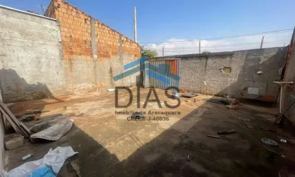 Casa no laura molina com quintal amplo próximo a upa do vale verde
