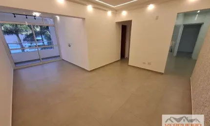 Apartamento 2 quartos com armários (1 suíte) no Jardim Aquarius