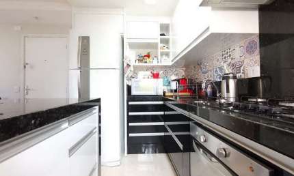 Apartamento no VILA DOS IPÊS com 02 dormitórios, sala em 02 ambientes, banheiro social, área de ser