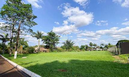 Terreno em condomínio fechado à venda na Rua Três, 7, Centro, Cambé, 2500 m2 por R$ 589.000