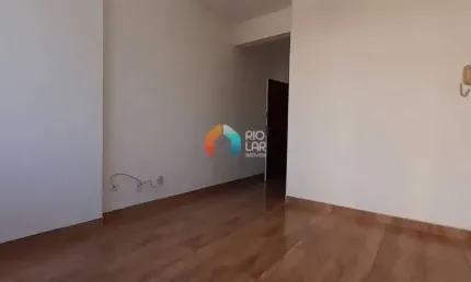 Apartamento, Centro, 1 quarto, sala ampa, closet, banheiro, cozinha com espaço para geladeira e fog
