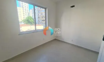 Apartamento Sala e Quarto à venda em Ipanema , Banheiro com Blindex, Cozinha cabe Fogão e Geladeira