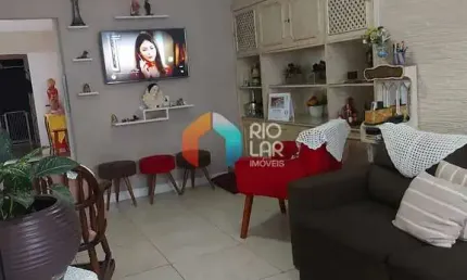 Apartamento tipo Casa em condomínio , varanda 3 Quartos  2 banheiros  área externa 1 vaga