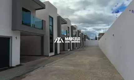 Vendo lindas casas Duplex soltas com em ótima localização no Bairro Boa Vista co