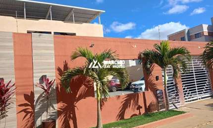 Vendo Apartamento com 105m² de área útil contendo 3 Quartos sendo  2 Suítes no B