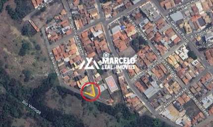 Vendo Terreno de esquina em rua asfaltada no Bairro Recreio com 306,72 m² proxim
