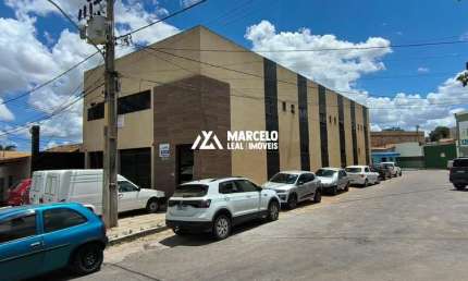 Alugo loja/ponto com aproximadamente 260 m² de área útil podendo ser dividido em