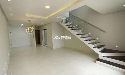 Casa Duplex com fino acabamento no Santa Cecília, com 3 quartos sendo todos com