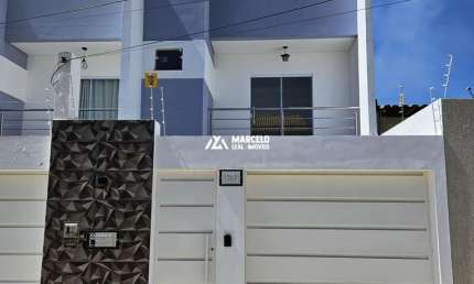CASA VILLAGIO - A Venda, 3/4, sendo 2 suítes no pav. superior e 1/4 no térreo -