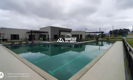 Alugo apartamento 1º andar, 2 quartos sendo 1 suíte, sala ampla, cozinha com áre