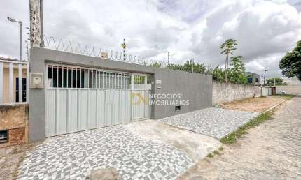 Casa com 3 dormitórios à venda, 200 m² por R$ 420.000,00 - Candelária - Natal/RN