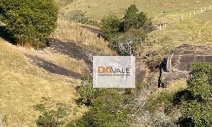 Maravilhoso terreno rural com rio e corredeira em Gonçalves MG