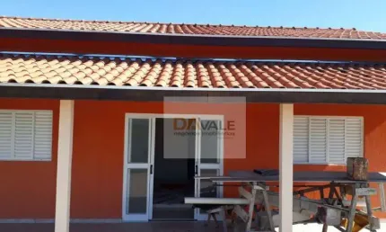 Ótima chácara de 8000 m² na Boa Vista casa de 250 m² de área construída.