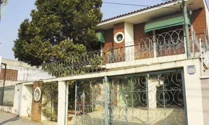 Sobrado com 3 dormitórios e churrasqueira à venda, 244 m² - Jardim Icatu - Votorantim/SP