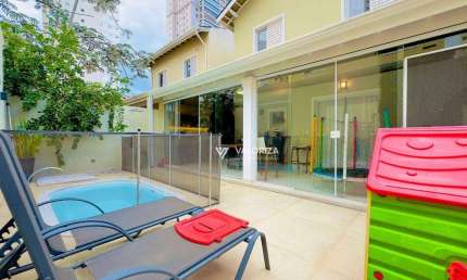 Casa com 3 dormitórios à venda, 160 m² por R$ 1.350.000,00 - Villa Campolim - Sorocaba/SP