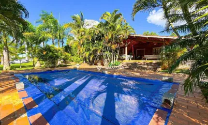 Chácara com 3 dormitórios à venda, 22000 m² por R$ 1.300.000,00 - Zona Rural - Araçoiaba da Serra/SP