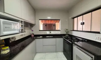 Casa com 3 dormitórios à venda, 174 m² por R$ 636.000,00 - Jardim Simus - Sorocaba/SP