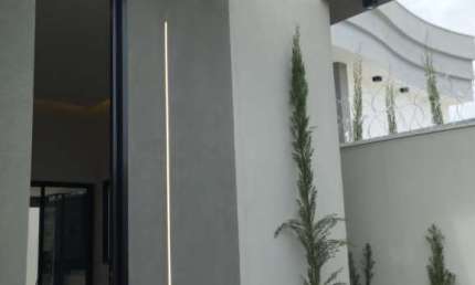 Casa com 3 suítes, Móveis Planejados, 2 vagas cobertas, Área gourmet com Churrasqueira e Piscina no Praça Alto Umuarama
