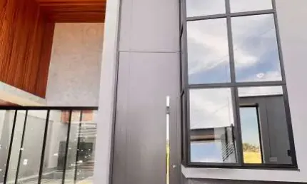 Casa de Alto Padrão com 3 suítes no bairro Praça Umuarama em Uberlândia!