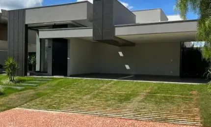 Casa com 3 suítes com closet à Venda no Condomínio Alphaville I Zona Leste de Uberlândia!
