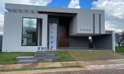 Casa com 4 suítes em Condomínio Fechado na Zona Sul - Pronta para Morar!