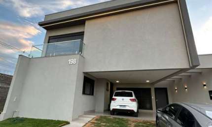 Casa duplex 3 quartos à venda no Condomínio Raros em Uberlândia!