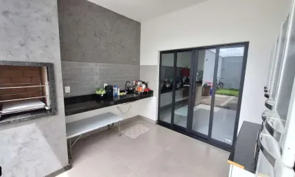 Casa com 3/4 à venda na Zona Sul de Uberlândia, bairro Laranjeiras!