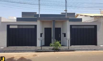 Casa com 3/4, Suíte e Área gourmet com Churrasqueira à venda no Vida Nova em Uberlândia!