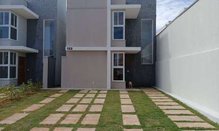Casa em Condomínio à Venda em Uberlândia-MG, Granja Marileusa: 3 Quartos, 1 Suíte, 2 Salas, 3 Banheiros, 2 Vagas, 81m²